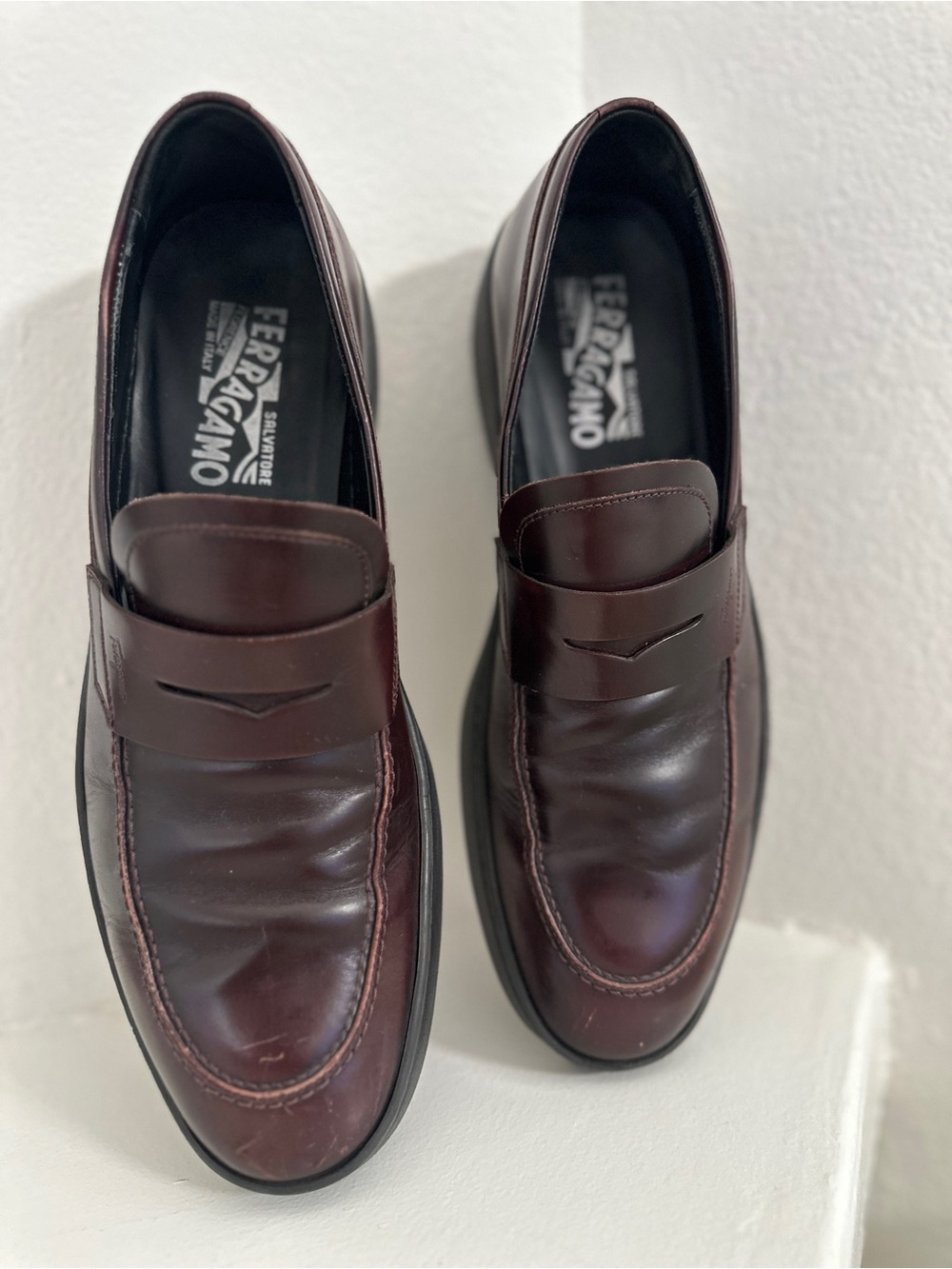 FERRAGAMO Men’s Dori Penny Loafers – M 9.5 – Authentic Burgundy Leather